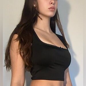 Gaze Elegant Black Crop Top